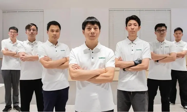 Cross-functional pergola company team posing for a group photo